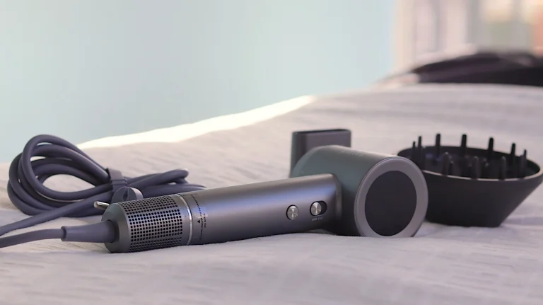 Vergelijking Ted Hilley vs Dyson Supersonic föhn prijs en specificaties Vergelijking Ted Hilley vs Dyson Supersonic föhn prijs en specificaties