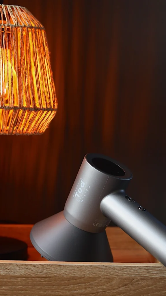 Beste ionische föhn met diffuser voor krullen en pluisvrij resultaat Beste ionische föhn met diffuser voor krullen en pluisvrij resultaat